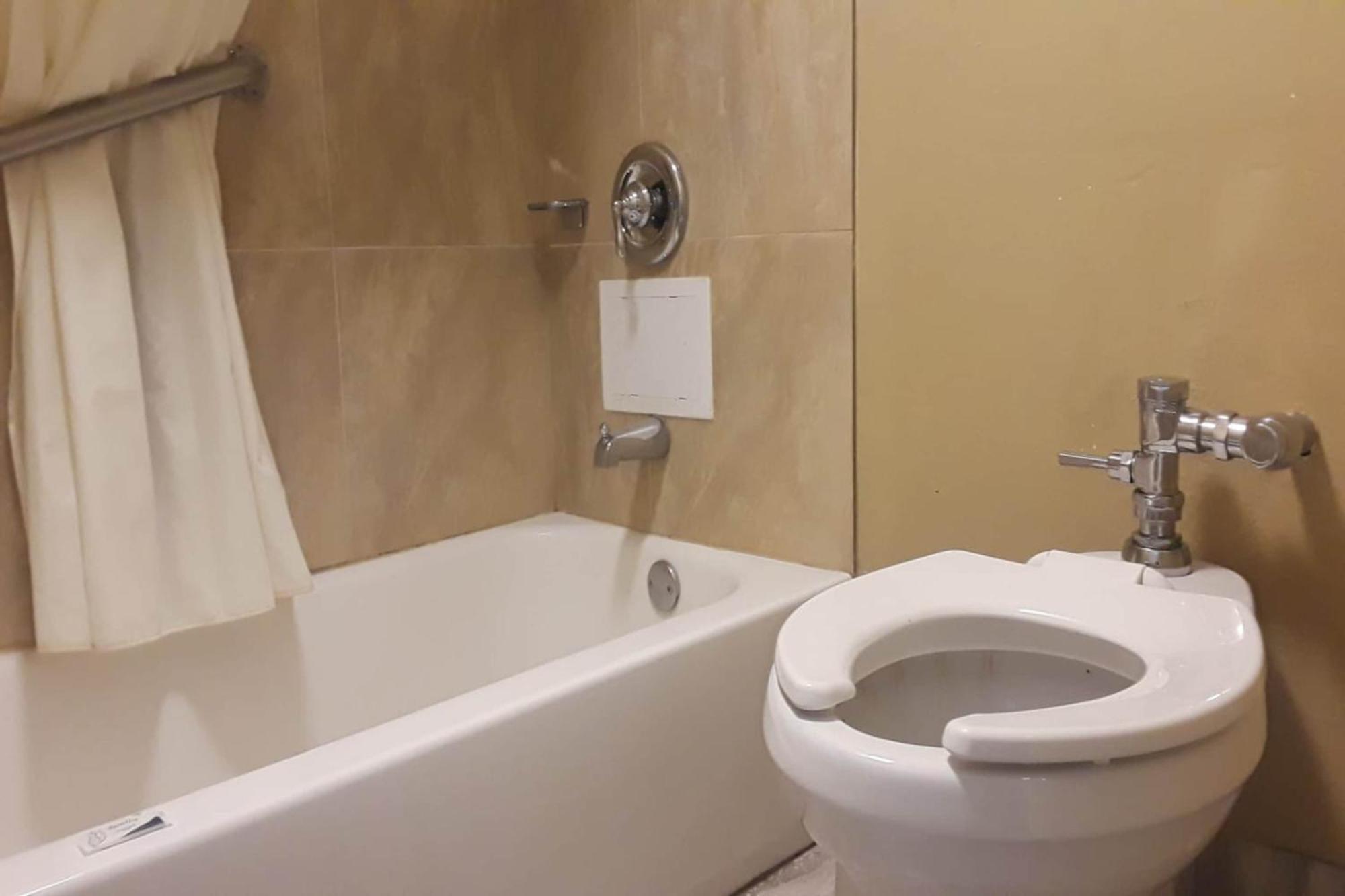 Oyo Hotel Tallahassee Downtown Ngoại thất bức ảnh