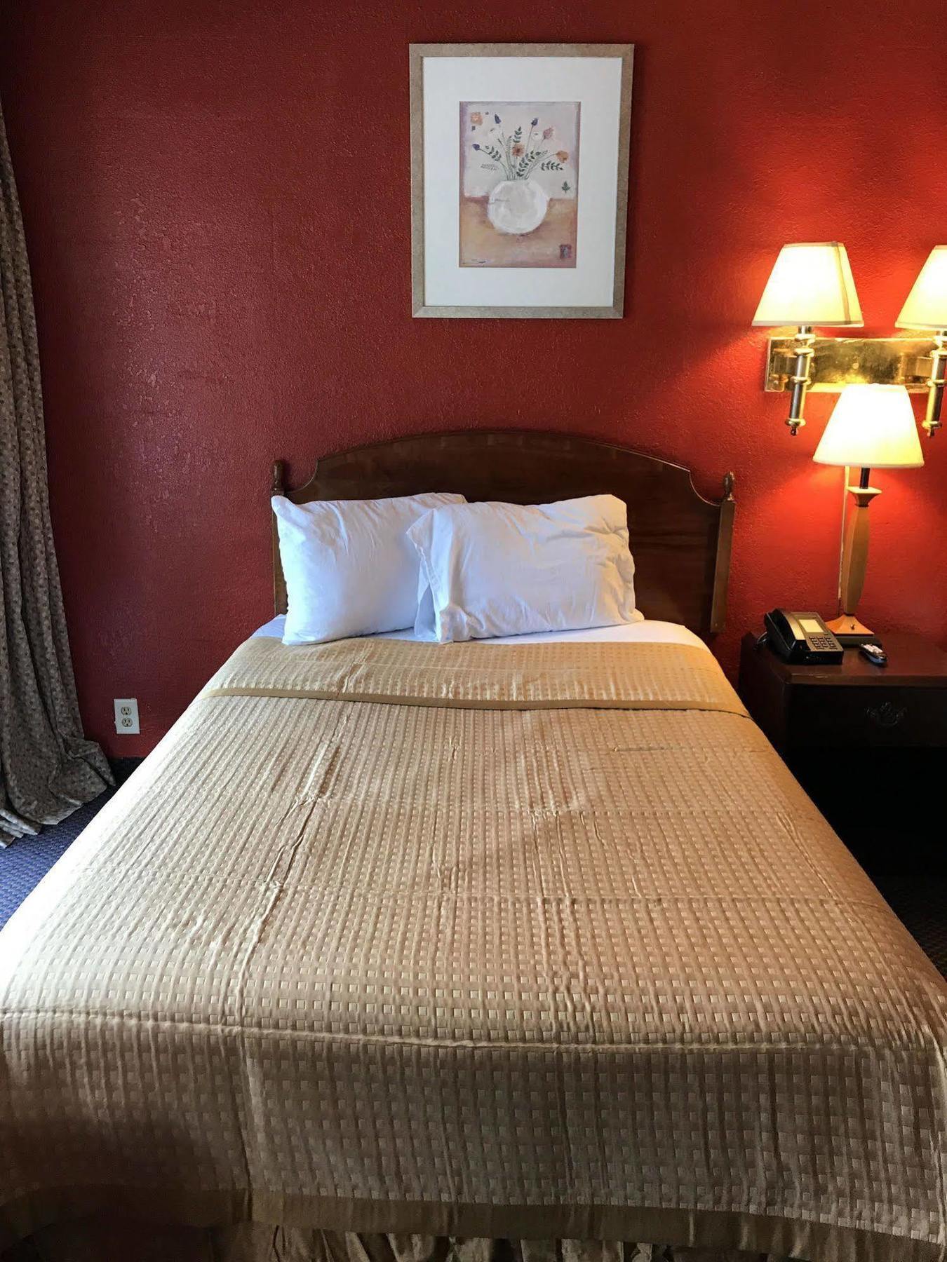 Oyo Hotel Tallahassee Downtown Ngoại thất bức ảnh